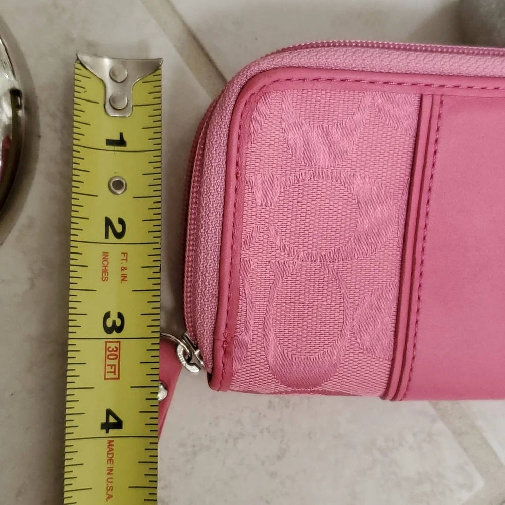 💕💖 COACH Pink Wrislet Wallet 💖💕 - Picture 11 of 12